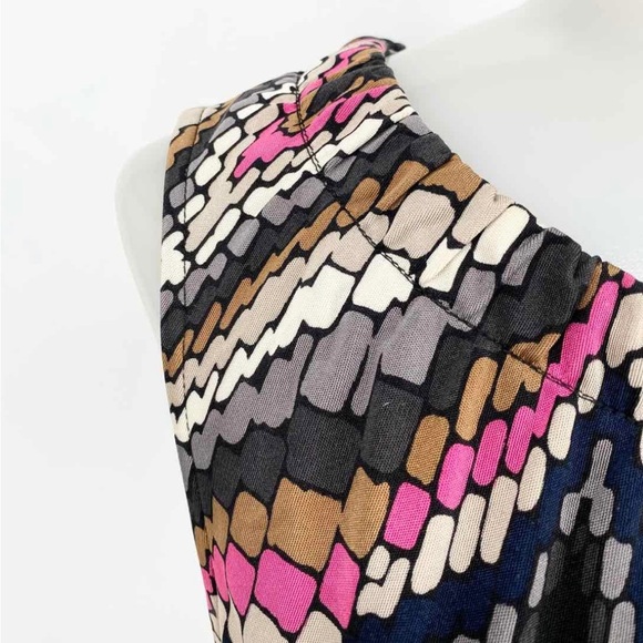 EUC Trina Turk Women's Black/Pink Sleeveless Chevron Size 2 Dress - Picture 2 of 4